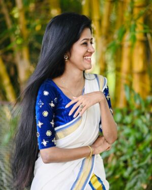 Manjusha Martin Instagram - Accept yourself,Love yourself and keep moving forward.if you want to fly,you have to give up what weighs you down 💙🤍clicks By @roshan_wilson1