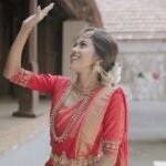 Manjusha Martin Instagram – Naanam kollum manasalle 🙈 
Mua @makeover.by.salini 🥰 
Cam @signature_by_sethuashok 🥰
🎨 @kichu_vk18