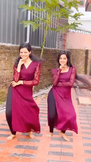 Manjusha Martin Instagram - Fun Reel with my chechy @maneeshamartin1 😚😚 After a long time 😚😚