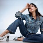 Manvita Kamath Instagram – 🐳🌐
.
.
.
@sandeep.mv 
@abhilasha_kulkarni 
@harshasingh512 
@varshini_janakiram 
@thenichelabel 
.
.
#denim