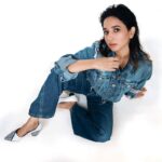 Manvita Kamath Instagram – 🐳🌐
.
.
.
@sandeep.mv 
@abhilasha_kulkarni 
@harshasingh512 
@varshini_janakiram 
@thenichelabel 
.
.
#denim