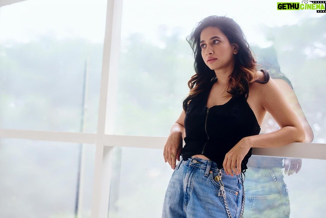 Manvita Kamath Instagram - ❤️🔥 . . . @sandeep.mv @stilerush_by_varshinijanakiram @varshini_janakiram @abhilasha_kulkarni @harshasingh512