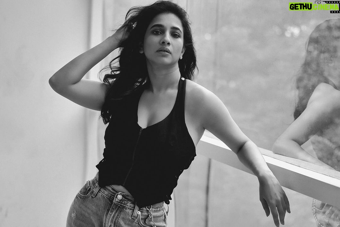 Manvita Kamath Instagram - ❤️🔥 . . . @sandeep.mv @stilerush_by_varshinijanakiram @varshini_janakiram @abhilasha_kulkarni @harshasingh512
