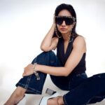 Manvita Kamath Instagram - In frame Actress : @realmanvitakamath 📸 . @sandeep.mv @_sunburstt_ Styled by : @varshini_janakiram @stilerush_by_varshinijanakiram 💄& 💇‍♀️ @abhilasha_kulkarni @harshasingh512 @thenichelabel Shot with @nikonindiaofficial #Z9 & lit with @profoto #B1x #manvithakamath #sandeepmv #portraitsbySMV #sunburstt #nikonZ9 #portrait Bangalore, India