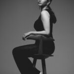 Manvita Kamath Instagram - In frame Actress : @realmanvitakamath 📸 . @sandeep.mv @_sunburstt_ Styled by : @varshini_janakiram @stilerush_by_varshinijanakiram 💄& 💇‍♀️ @abhilasha_kulkarni @harshasingh512 @thenichelabel Shot with @nikonindiaofficial #Z9 & lit with @profoto #B1x #manvithakamath #sandeepmv #portraitsbySMV #sunburstt #nikonZ9 #portrait Bengaluru