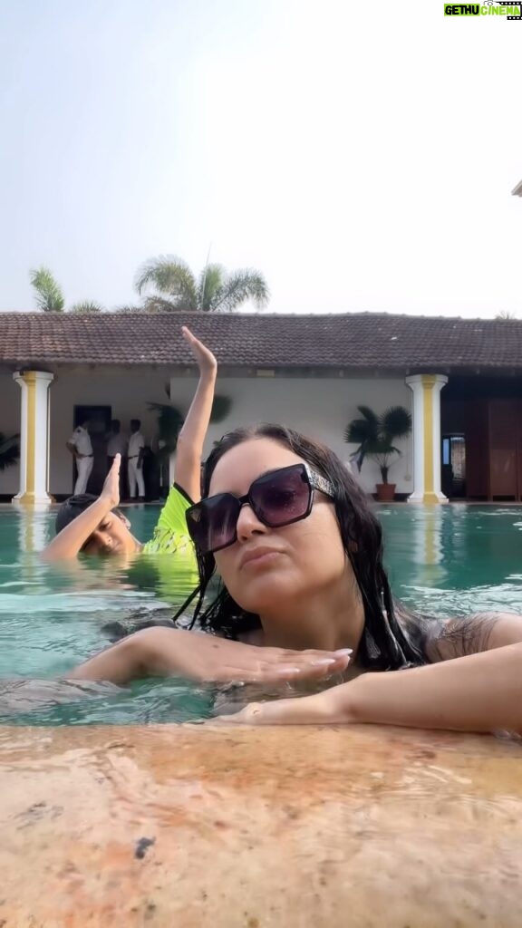 Maryam Zakaria Instagram - Hoping on this trend in the pool with @aryan_thakur2015 😂 I had such a good time with my son in Goa, missing it already 🥺❤🏝 #goadiaries #travelreels #pool #trending #motherandson #vacation #reelitfeelit