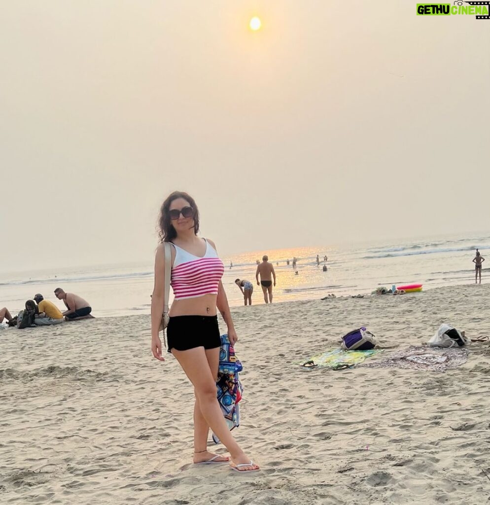 Maryam Zakaria Instagram - So beautiful 🏖☀😍 #goa #beach #sunset #beachwear #travelphotography Mandrem Beach, Goa
