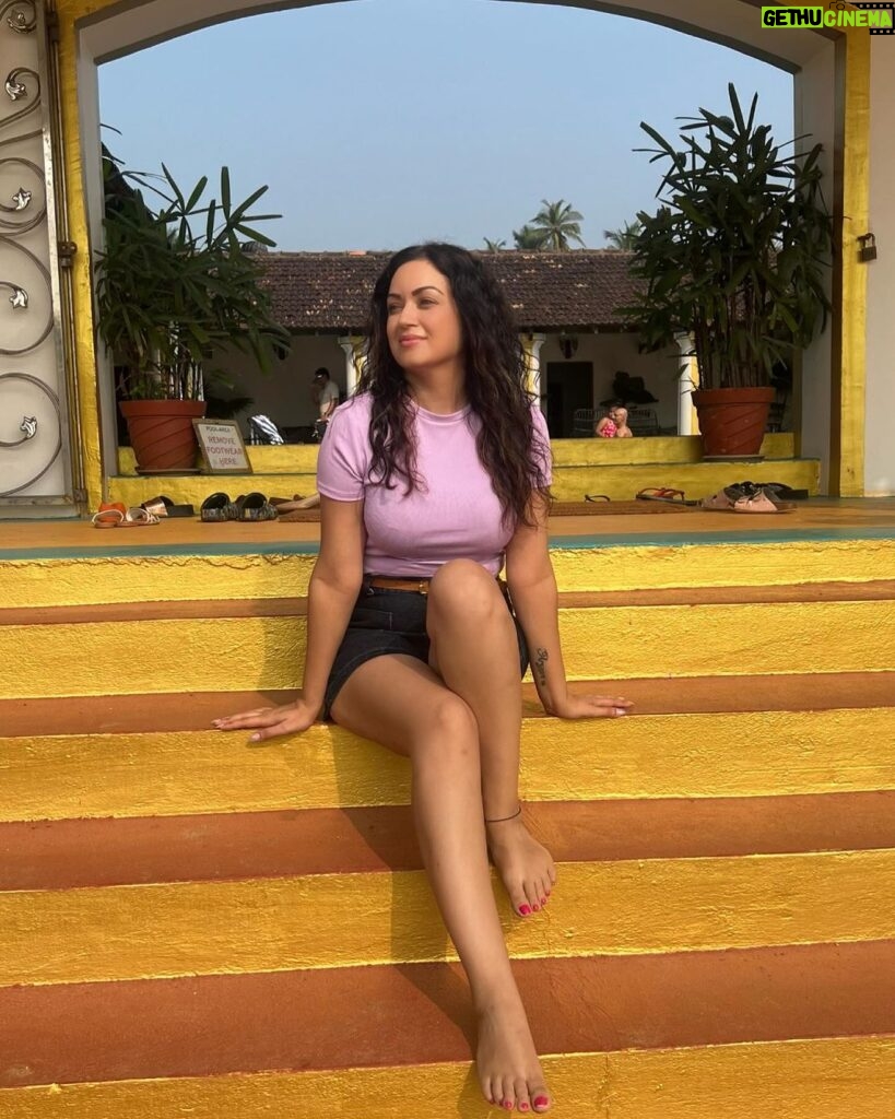 Maryam Zakaria Instagram - Memories in the making ☀️🏝️🫶🙏 @aryan_thakur2015 #vacation #holiday #goa #beautifuldestinations #motherandson #qoutes Mandrem Beach, Goa
