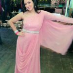 Maryam Zakaria Instagram - Felt so pretty in my pink Saree dress 💕 #happydiwali #diwalivibes #pinksaree #pinkdress #indowesternstyle #reelitfeelit #explore