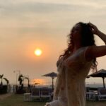 Maryam Zakaria Instagram - This song, the beautiful sunset , my beach dress and the cute dog. It’s Just looking like a wow 😍❤️🥰 #goa #sunset #beautifuldestinations #traveldiaries #ootd #beachdress #reelitfeelit #explore Mandrem Beach, Goa