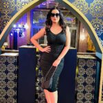 Maryam Zakaria Instagram - Which sunglasses suits me 1 2 3 4? 😎🔥 #emporioarmani #sunglasses #shades #explore #blackdress #prada #reelitfeelit #glam