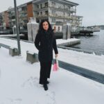 Maryam Zakaria Instagram - It’s beautiful but very cold ❄️ 🥶 #snow #winteroutfit #winterstyle #sweden #stockholm #travelphotography #traveldiaries Stockholm, Sweden