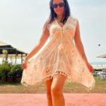 Maryam Zakaria Instagram - 🤍🏝️☀️ #goa #holiday #beachdress #ootd #beachwear #dress #summerdress #travelphotography Mandrem Beach