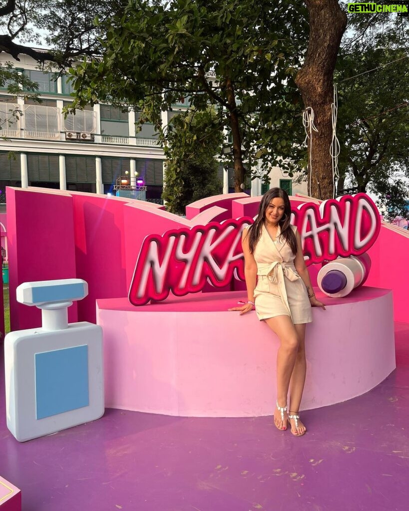Maryam Zakaria Instagram - Mary lost in the beauty Nykaaland 💕😍 What a lovely event it was 🫶😍 For the first time in India the biggest beauty and lifestyle Festival and I really enjoyed it @nykaaland 💕💕💕 #nykaaland #nykaa #beautybiggestplayground #nykaaland2023 #beauty #makeup #lifestyle