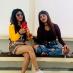 Mayuri Kyatari Instagram - Day- 4 in Malaysia … Here we are finding little time to Sing our heart out Pehala Nasha with @mayurikyatari 🤩🤩🤩