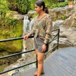 Meera Nandan Instagram – Throwback to 2 weeks ago 🤍

#waterfalls #nature #bali #baliwaterfall #happiness #naturemakesmehappy #onlylove #green #balitrip #letsgobali #goldfm #happinessbegins #allsmiles The Mooi Bali