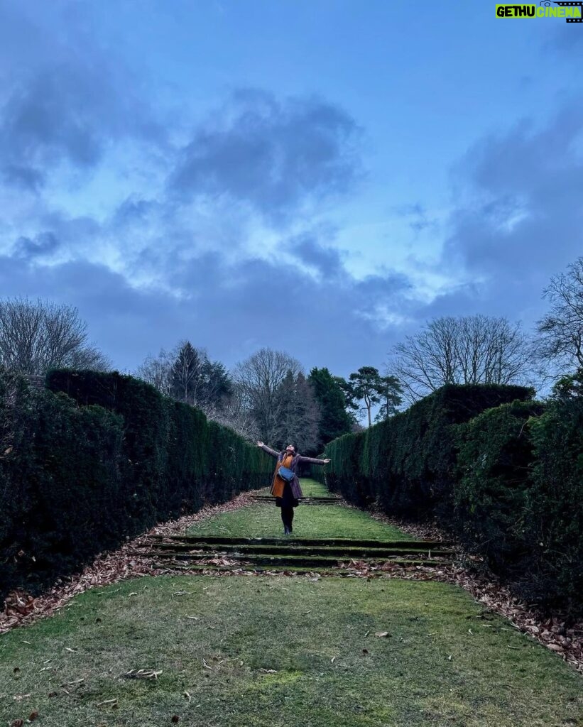 Meera Nandan Instagram - A lovely trip to nature 🌳 #chountryside #surrey #shere #surreyhills #cottages #london #green #nature #freshair #beautifuldrive #atriptoremember Shere Village, Surrey Hills