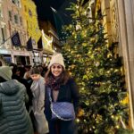 Meera Nandan Instagram - Shining with the Christmas lights #christmasinlondon #london #merrychristmas #londonlights #cold #christmaslights #centrallondon #chritmasmarkets #bouroughmarket #bondstreet #regentstreet #trafalgarsquare #coventgarden Bond Street, London, England