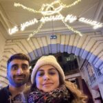 Meera Nandan Instagram - Best christmas ever! Merry Christmas from ours to yours 🎅🏼 #christmasinlondon #london #merrychristmas #londonlights #cold #christmaslights #centrallondon #chritmasmarkets #bouroughmarket #bondstreet #regentstreet #trafalgarsquare #coventgarden London