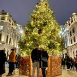 Meera Nandan Instagram - Best christmas ever! Merry Christmas from ours to yours 🎅🏼 #christmasinlondon #london #merrychristmas #londonlights #cold #christmaslights #centrallondon #chritmasmarkets #bouroughmarket #bondstreet #regentstreet #trafalgarsquare #coventgarden London