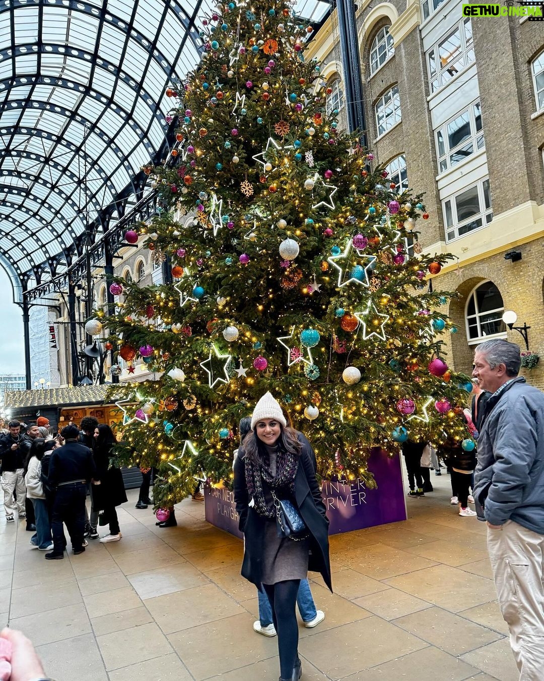 Meera Nandan Instagram - Best christmas ever! Merry Christmas from ours to yours π
πΌ #christmasinlondon #london #merrychristmas #londonlights #cold #christmaslights #centrallondon #chritmasmarkets #bouroughmarket #bondstreet #regentstreet #trafalgarsquare #coventgarden London