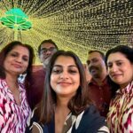 Meera Nandan Instagram – Feeling blessed to have my most favourite people in the place I call home 🤍 #blessednovember #family #dubai #allheart #heartisfull #instagood #onlylove #memoriestocherish #globalvillage #christmasmarket Dubai, United Arab Emirates