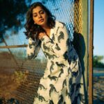 Meera Nandan Instagram - Golden hour ☀️ @unnips @shamseersiddique #goldenhour #happy #beach #love #positivevibes #only #instagood #happiness #dubai #catchingthelight Dubai, United Arab Emirates