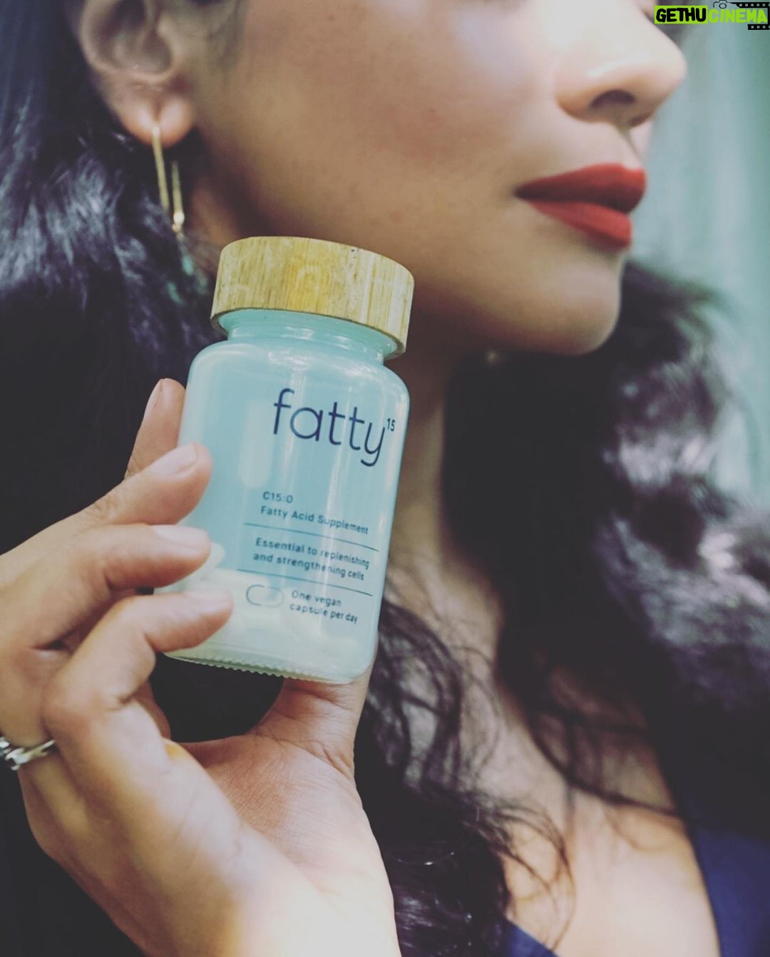 Megha Gupta Instagram - After about 25 years of age, our C15:0 levels tend to decline, and a growing body of science supports that declining C15:0 levels may contribute to our increased risk of oxidation and cell breakdown with age. This implies that we need C15:0 in our cells - even more than omega-3s (like oil). We age because our cells do. It's as simple as that. Breakdown of our bodies starts in our cells. Fatty15 is the worlds’ first pure C15:0. And C15:0 repairs and protects our cells from age-related breakdown, keeping them (and that means you) feeling, looking, and acting younger. I got on to @fatty15 two months ago and feel the difference, I’m more insulin sensitive. I also love how they have a cool refill pouch. Better for our planet as well :) Let’s make the Earth and ourselves smile with this beauty. Hope this helps, breathe well, megha #health #wellness #fatty15 #biohacking #biohacks #supplements #india #omega3 #organhealth #liver #heal #Fitness #fitnessmotivation #MeghaGupta