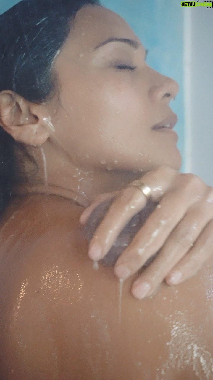 Megha Gupta Instagram - mornings with @stoneandspeartallow I’ve been using the face cream and body butter by them almost every day and frankly don’t need much else. Tallow protects against damage from free radicals due to fat soluble vitamins It calms dry skin with essential fatty acids. It supports healthy skin barrier function with saturated fats. It helps with acne and acne scarring. It smells great is an added bonus :) #health #wellness #ancientliving #primal #tallow #skincare #organic #natural #healthyskin #skin #cleanskin