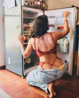 Megha Gupta Instagram - How many times have you opened the fridge hoping something will magically appear to help with your cravings ? 

But what are cravings really ? 

Cravings serve as signals that something might be lacking in the body; for instance, a craving for chocolate could indicate a magnesium deficiency. Our cravings have a unique way of communicating what our bodies need, and it's fascinating to decode those messages. Life is a mix of staying healthy and listening to the wisdom of our cravings. 

While cravings can sometimes indicate specific nutrient deficiencies or physiological needs, they can also be influenced by psychological factors, such as stress or emotional comfort. Listening to your body's signals and maintaining a well-rounded diet is key to overall health and well-being.

Hope this helps, 

breathe well, 

megha 

#health #wellness #food #nutrition #fitness #cravings #deficiency #biohacking #munchies #fitness #muscle #vitamins #minerals
