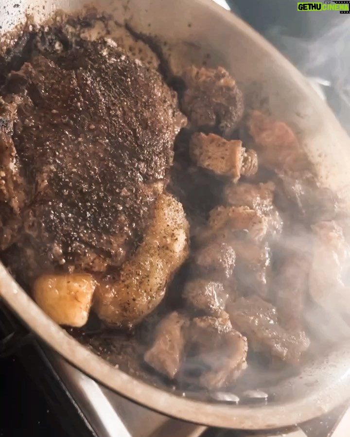 Megha Gupta Instagram - the hardest thing to do is being true to yourself, when everyone is watching. SPECIALLY, when everyone is watching. Which also means, you can turn that into fuel. My kitchen is as much my health laboratory, as it is where I like to play, prepare my nutrition, my fuel, my source of thriving. Now, be warned, all images are meats in different forms. Swipe at your risk or curiosity. I love moments where I get to be soft, they are so rare. I tend to my meats, make sweet love to it with all my senses, nourish it as i prepare it and then let it nourish me. 1 : my favourite piece of meat & fruits 2 : steak, butter (I ate about 60 GMs of butter in that sitting) portobello mushrooms 3 : Salmon, goat milk cheese 4 : Fresh Lions’ Mane mushroom 5 : Rendering tallow 6 : Tallow mouse, I eat it, as well as apply it on my skin 7 : Steak, b. liver pâté, locally sourced eggs 8 : eggs with chaga and cordyceps for my pre workout 9 : steak and b. cubes 10 : steak My intention for this information is to urge you to use your kitchen as your health cabinet, your source of longevity and vitality. To operate from the biology of your body rather than any societal belief system. This post made me very very hungry. #carnivore #nutrition #health #wellbeing #eggs #bacon #steak #glimpse #kitchen #home #boho #gypsy #life #goa #travel #indian #india #raw #steak #liver #fruits #tallow