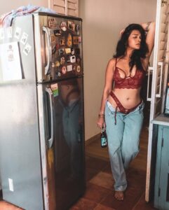Megha Gupta Instagram - 𝚂𝚞𝚗𝚍𝚊𝚢 𝚖𝚞𝚗𝚌𝚑𝚒𝚎𝚜 🎖️ #sunday #mood