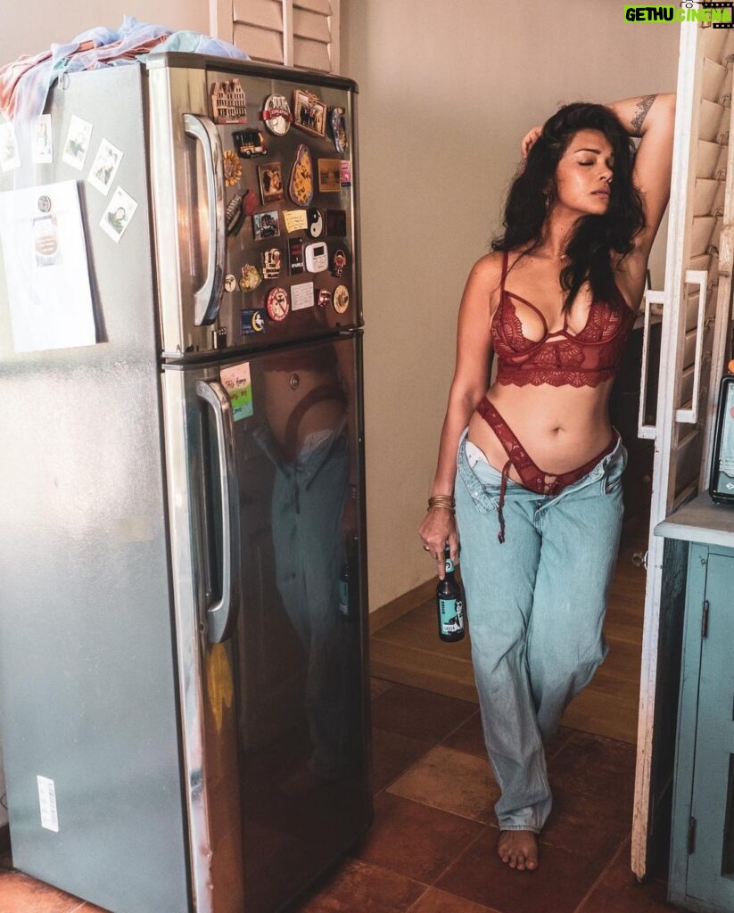 Megha Gupta Instagram - 𝚂𝚞𝚗𝚍𝚊𝚢 𝚖𝚞𝚗𝚌𝚑𝚒𝚎𝚜 🎖️ #sunday #mood