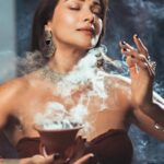 Megha Gupta Instagram - 𝑰 𝒘𝒊𝒍𝒍 𝒏𝒐𝒕 𝒓𝒆𝒔𝒄𝒖𝒆 𝒚𝒐𝒖, 𝒇𝒐𝒓 𝒚𝒐𝒖 𝒂𝒓𝒆 𝒏𝒐𝒕 𝒑𝒐𝒘𝒆𝒓𝒍𝒆𝒔𝒔. 𝑰 𝒘𝒊𝒍𝒍 𝒏𝒐𝒕 𝒇𝒊𝒙 𝒚𝒐𝒖. 𝑭𝒐𝒓 𝒚𝒐𝒖 𝒂𝒓𝒆 𝒏𝒐𝒕 𝒃𝒓𝒐𝒌𝒆𝒏. 𝑰 𝒘𝒊𝒍𝒍 𝒏𝒐𝒕 𝒉𝒆𝒂𝒍 𝒚𝒐𝒖. 𝑭𝒐𝒓 𝑰 𝒔𝒆𝒆 𝒚𝒐𝒖 𝒊𝒏 𝒚𝒐𝒖𝒓 𝒘𝒉𝒐𝒍𝒆𝒏𝒆𝒔𝒔 𝑰 𝒘𝒊𝒍𝒍 𝒘𝒂𝒍𝒌 𝒘𝒊𝒕𝒉 𝒚𝒐𝒖 𝒕𝒉𝒓𝒐𝒖𝒈𝒉 𝒕𝒉𝒆 𝒅𝒂𝒓𝒌𝒏𝒆𝒔𝒔 𝒂𝒔 𝒚𝒐𝒖 𝒓𝒆𝒎𝒆𝒎𝒃𝒆𝒓 𝒚𝒐𝒖𝒓 𝒍𝒊𝒈𝒉𝒕. - 𝒕𝒉𝒆 𝒎𝒆𝒅𝒊𝒄𝒊𝒏𝒆 𝒘𝒐𝒎𝒂𝒏 🔱 #energyplay #energyhealing #medicine #healing #healingvibrations #medicinewoman #sacredspace #sacredenergyexchange #sacredenergy #meghagupta