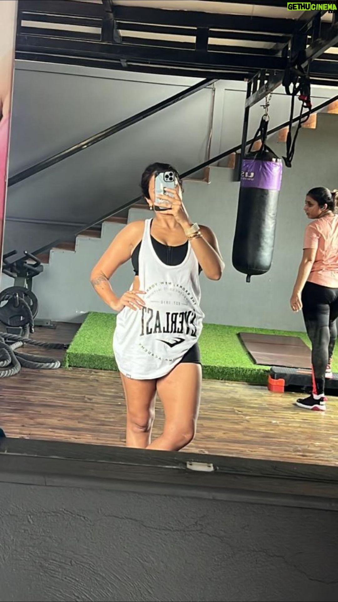 Megha Gupta - 28.8K Likes - The ease of life is a seriously underestimated emotion,
when your nervous system is calm,
you are sleeping well,
a fit body,
muscle (your only old age companion) is coming to you, conversations are flowing,
people are less annoying 😂
flow state is your state,
you know what I mean.
material things don’t hurt, but these things can’t be bought, they must be earned. the only time I judge a human is based on their health and the lack of muscle. Of course, everyone is in different seasons of life and I’ve been in phases where l’ve worked hard and wasn’t gaining muscle (who am I kidding, I wasn’t working hard enough). But largely, the effort is more important than the outcome.
It’s been a journev and a half and I wouldn’t have it an other way. Blessed with the best people around me in various roles and they are all my guardian angels.
I’ve put together this e-book (link in bio) which you can download, completely free of cost. The only investment it needs is your time.
It’s Monday.
Either you own it or let it own you, the choice is yours.
@shubh__oo1 thank you for the motivation, the laughter, the ease of working out, and this video bhai 😊
#mondaymotivation #motivation #health #wellness #fitness #wellbeing #nike #nikepro #alo #goa #gym #muscle #fat #protein #eggsandbacon #strength #strengthtraining