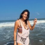 Megha Gupta Instagram - ꜱᴀɴᴅ • ɪᴛ ʜᴀꜱ ɴᴏᴛʜɪɴɢ ᴛᴏ ᴘʀᴏᴠᴇ #saturday #beachday #beautifulmornings #goa