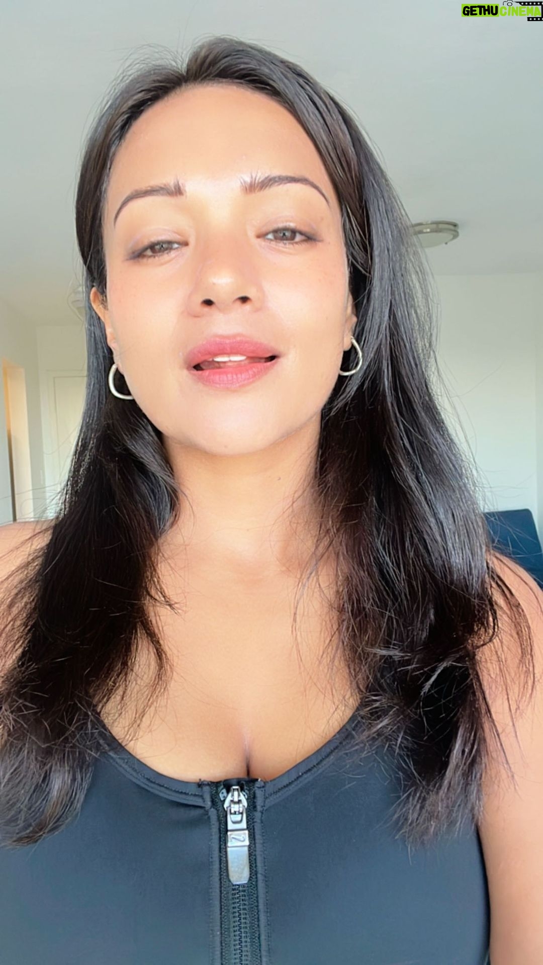 Megha Gupta Instagram - Type 1 Diabetes gave me the wake up call of a lifetime. It was so confusing and frustrating and aggravating, what had happened and I couldn’t understand why God had to put me through this ordeal. Much later I realised it was a gift and it took me a full year to unwrap it, open it, understand it and use it. Here I am now. Living the life I had up on my vision board. The only reason for it is Type 1 diabetes. At the same time, I wish you don’t have to go through the wake up call I had to. Turning pain into medicine has now become my speciality but I don’t wish that for every one. It isn’t for everyone. I hope you make micro changes now and enjoy the compound interest of it all. Wish you the most beautiful week ever 💜 breathe well, megha @anees.merchant #health #wellness #mentalhealth #typeonediabetes #t1d #diabetes #speaker #indian #travel #podcast #painintopower #fitness #glucosemanagement #heal #insulin #diabetic #biohacking #holistichealth #holistic #MeghaGupta