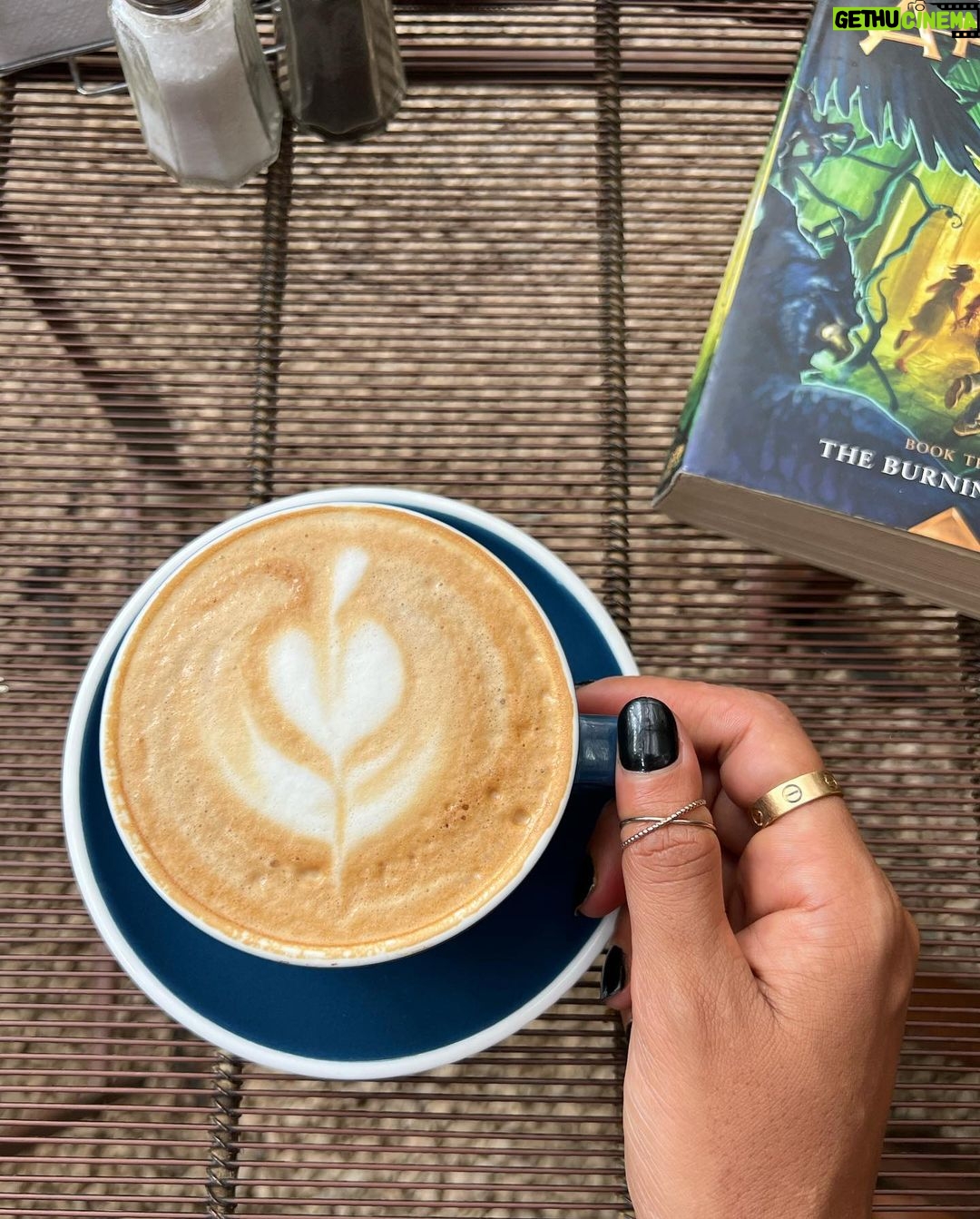 Megha Gupta - 28.7K Likes - #Sunday
Slide 4 is fresh Lions’ Mane 💜
#restday #lionsmane #coffee #sunshine #beachlife #tropical #beachDay #mushrooms #adaptogens #healingmushrooms #wellness #wellbeing #mushroom