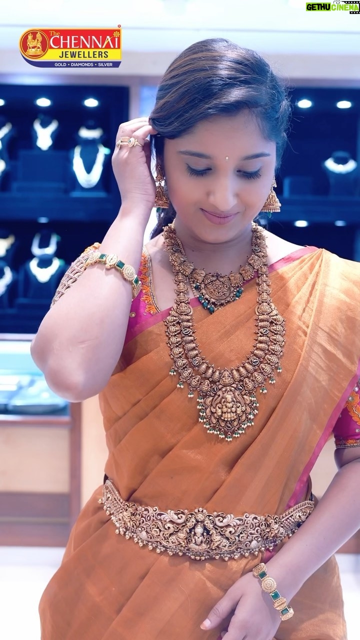 Meghana Lokesh Instagram - Hello Karimnagar..! Last 20 years ga mana kutumbam vedukallo santoshaalni rettimpu chesthunna mana #ChennaiShoppingMall ippudu mana Karimnagar loki vacchesthundhi. 60 vela (aravai vela) adugula athi peddha shopping mall, munupennadu erugani crazy shopping experience. Lekkaku minchi trending designs tho maguvalu mecche gold and diamonds tho paatu Karimnagar lo motta modhati saari 92.5 silver jewellery. Athi thakkuva dharalake ivvadam kaakunda market lo inthaku mundhu, ika pai evvaru ivvani 70% exchange value ni andhisthunnaaru. and Gold VA paina flat 50% off and diamond kevalam karat 56000 ke andistunnaru. October 2nd na mana cine thaarala che ghananga praarambham kaanundhi. Nenu vasthunnaanu. Meeru kuda randi. Kalisi shopping cheddhaam. Don’t miss it! @thechennaisilverjewellery . . Brand managed by @strikersinsta Hyderabad