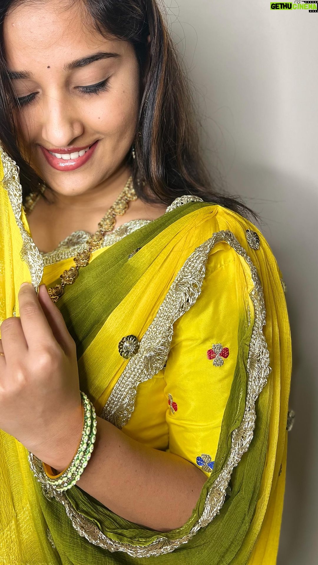 Meghana Lokesh Instagram - Husband shot a reel for me 🎞️ #festive #goodtimes #haflsaree
