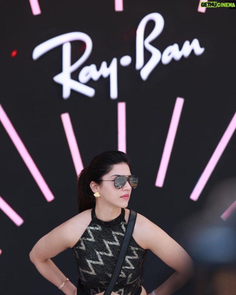 Mehrene Kaur Pirzada Instagram - In the surreal land of the dunes, music filled my heart with wholesome rhythms, and @rayban made everything even more majestic at Magnetic Fields Festival. Ray-Ban Reverse Garden was an unparalleled experience. #rayban #raybanreverse Alsisar, Rajasthan, India