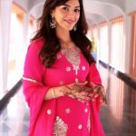 Mehrene Kaur Pirzada Instagram - 💖 #weddingfun Jaipur - The pink city