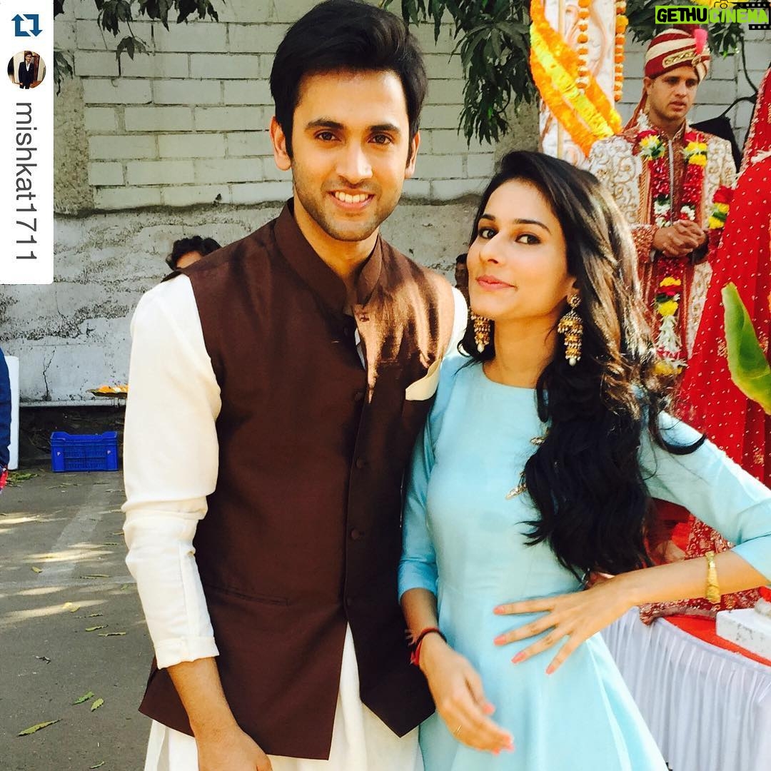 Mihika Verma - 16.7K Likes - #photogenickutta is back❤️@mishkat1711 @vajanianeri