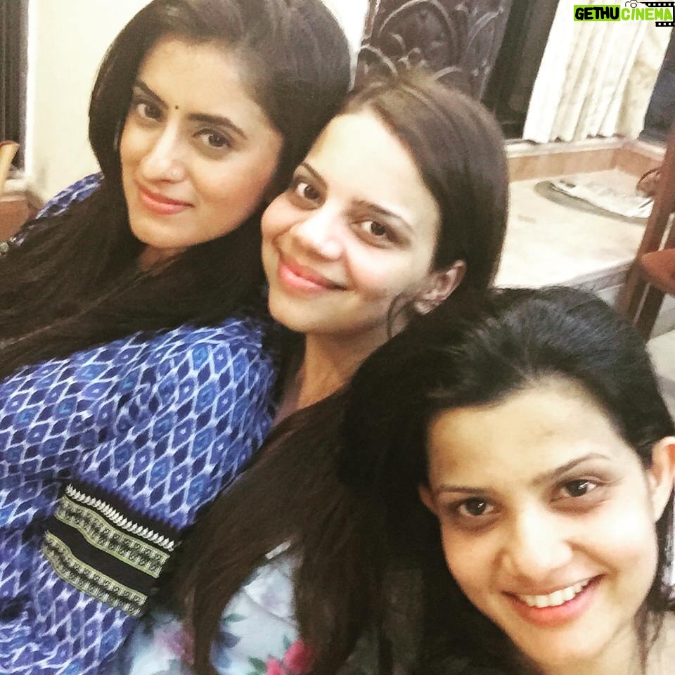 Mihika Verma Instagram - Us!forever and ever! @anaghar @salonilakhani13