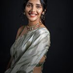 Milana Nagaraj Instagram - Time to Glow up✨✨ Styling & Designing @tejukranthi Blouse @kalasthreebytejaswinikranthi Assistant styling @khushi_jagadisha Jewellery @abarantimelessjewellery 📸@raghavstudios