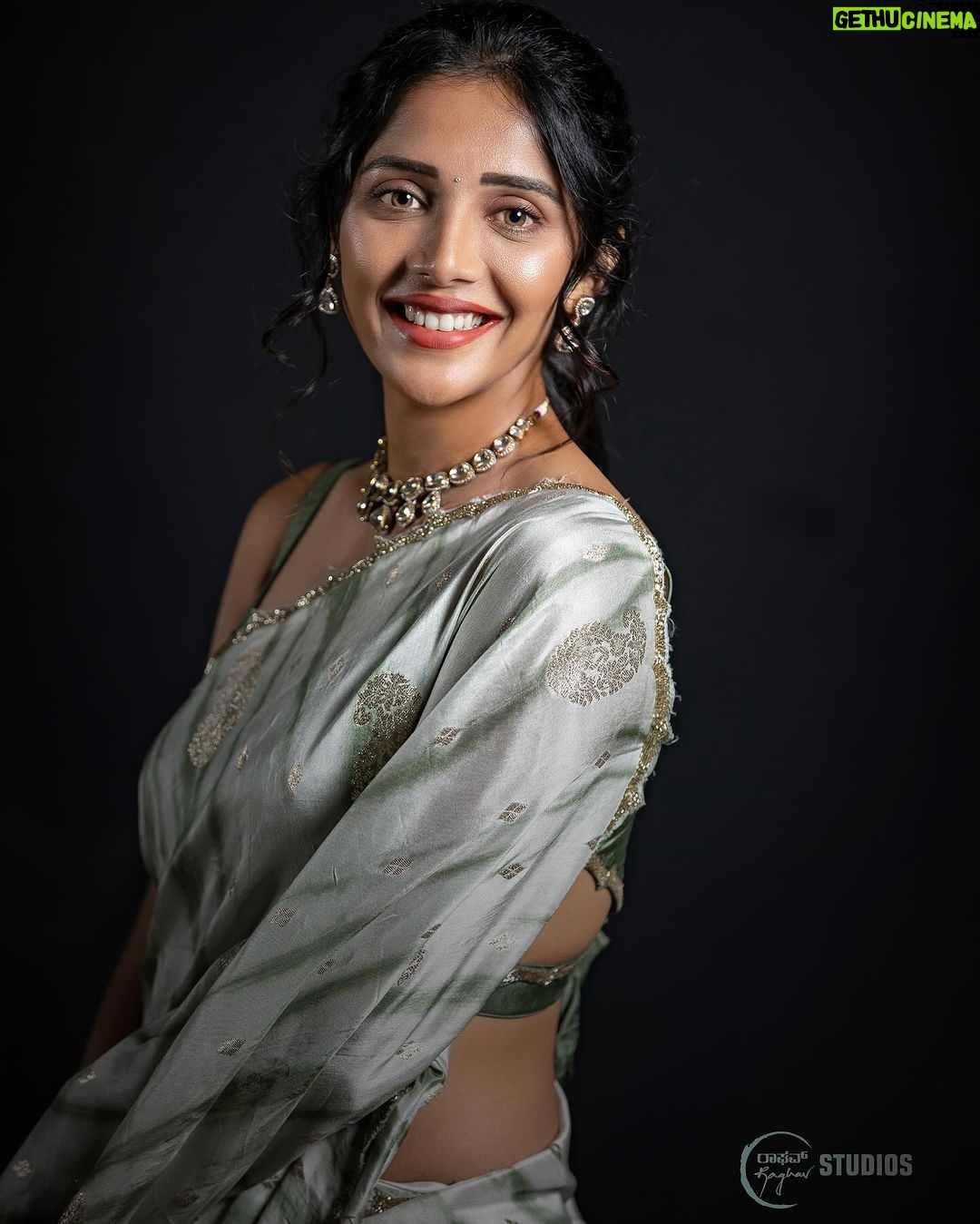 Milana Nagaraj Instagram - Time to Glow up✨✨ Styling & Designing @tejukranthi Blouse @kalasthreebytejaswinikranthi Assistant styling @khushi_jagadisha Jewellery @abarantimelessjewellery 📸@raghavstudios