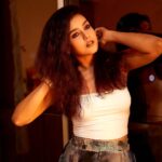 Mishti Instagram - Her curves were written in verse😉 Photo courtesy @vinaysharmaofficiaal @vinayshaarma #mishtichakravarty #picoftheday #happiness #love #instagood #selflove #selfobsessed #selfconfidence #selfworth #sensuous #curlyhair #sensuality #warmtones #beautiful #beauty #indiangirl #beautifulindiangirl #viral #viralpost #sexy #subtlehighlights #bhfyp #she #believeinyourself #loveyourself #knowyourworth #knowyourself #indiapictures #exotic #exoticwomen Mumbai, Maharashtra
