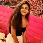 Mishti Instagram - Happy #sunday 😍 #sundayvibes #sundayfunday #sundays #floral #happymood #chilling