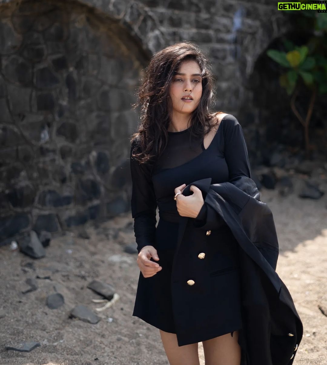 Mishti - 13.9K Likes - SWIPE 👉👉
She might just look fragile....
Bt she has fire inside.....
Stylist/creative - @shreyandurjastyle
Photographer - @sudopicia
Mua - @thatgalwithmakeup
Outfit - @theforbiddenfruit_india
Blazer- @kayjaybykritika
.
.
.
#morningvibes #instagood #selfconfidence #picoftheday #reelsinstagram #reelkarofeelkaro #reelstrending #fashion #clasyfashion #bossbabe #effortlesschic #beautiful #beauty #indiangirl #beautifulindiangirl #viral #viralpost #sexy #morningvibes #morningmood #mishtichakravarty
