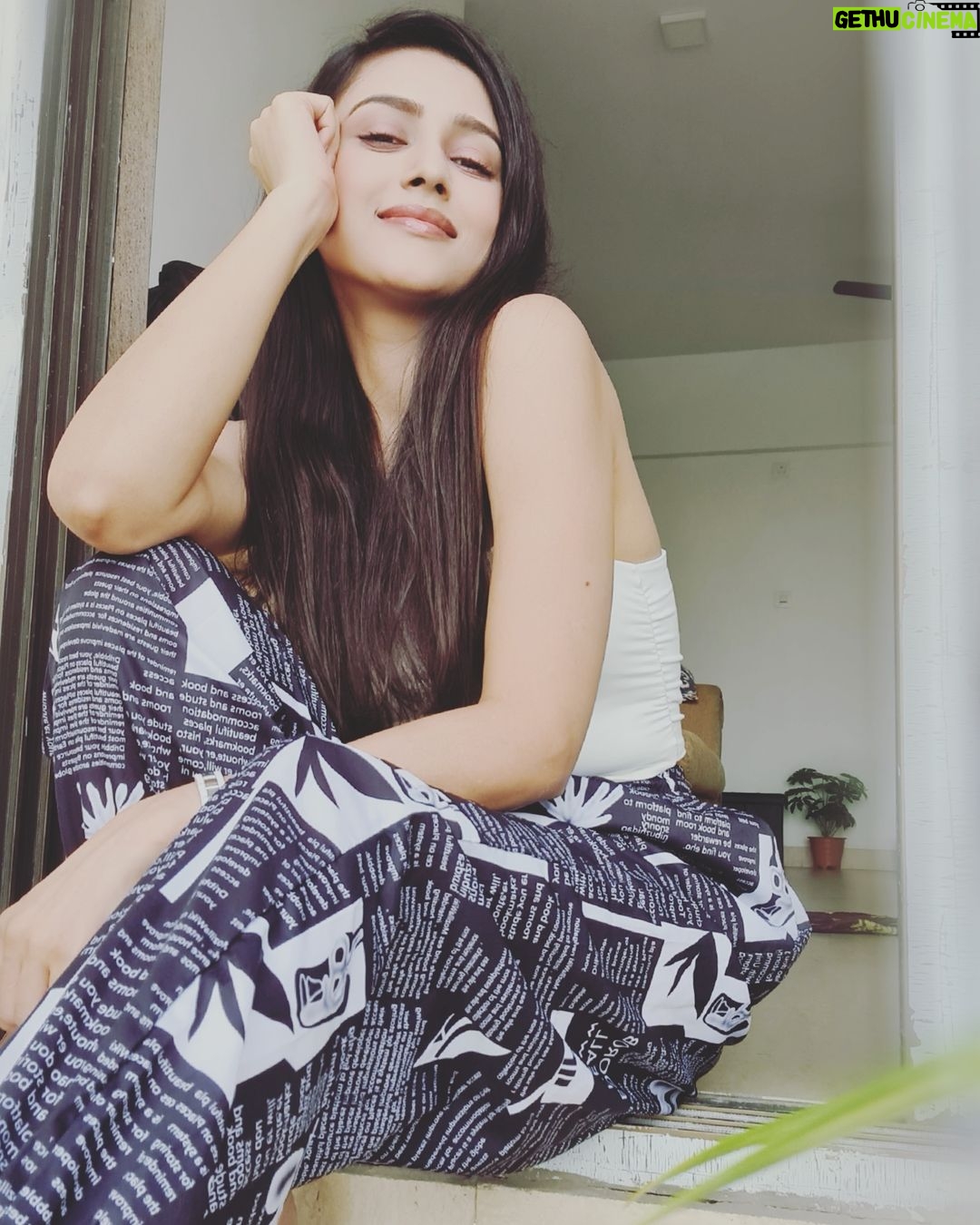 Mishti - 12.8K Likes - Pose... Click... Repeat 😜
#casual #fashion #casualstyle #love #instagood #like #instafashion #streetstyle #look #casualoutfit #summer #casuals #photooftheday #casualwear #bhfyp #instapose #justlikethat #timepass